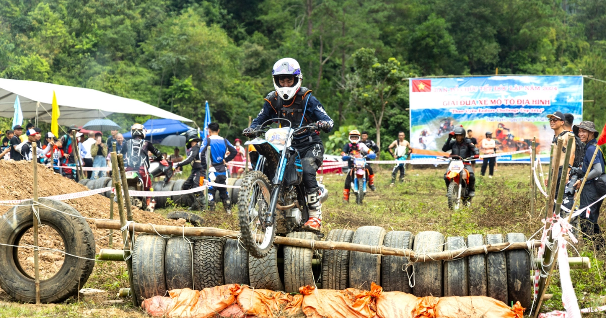 Phần thi đốt lốp của Than Uyên Enduro Chellenger Cup 2024 với sự góp mặt của Cleveland Cyclewerks