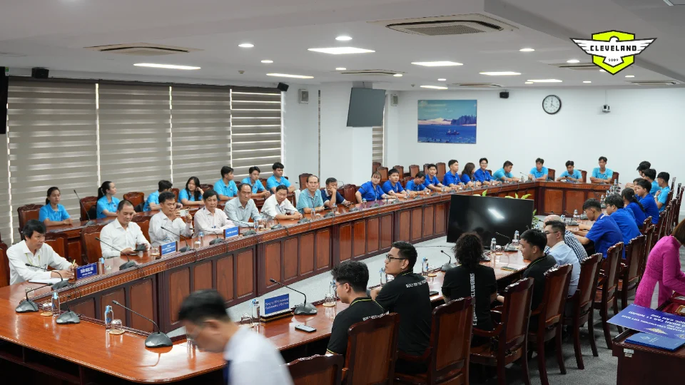 sân bóng đá cỏ nhân tạo 11 người